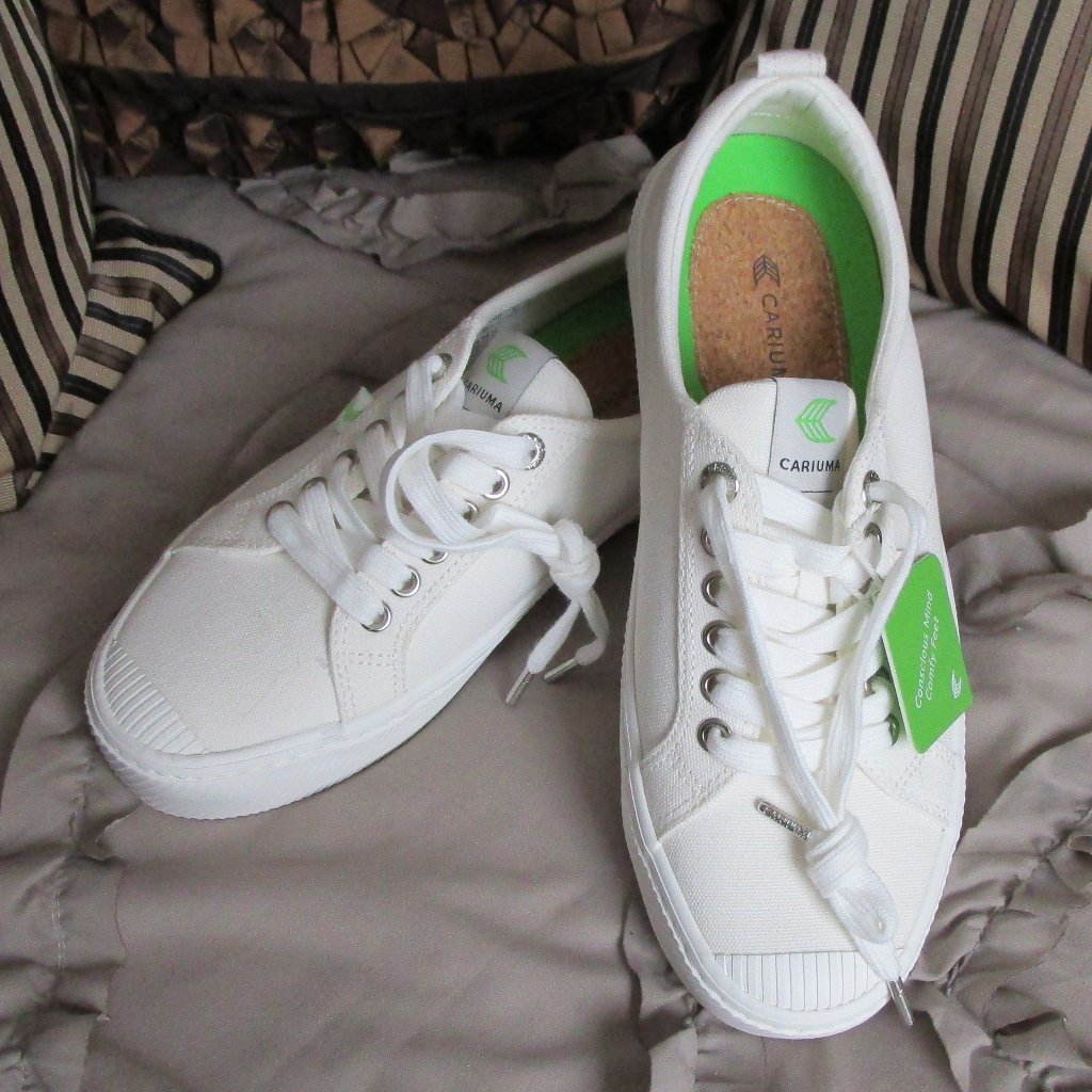 Nwt Cariuma Sneakers